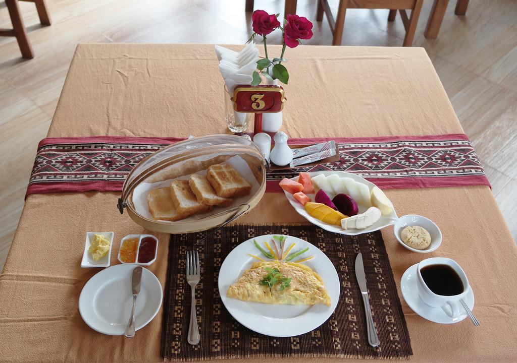 Hotel Brilliant Nyaung Shwe Ngoại thất bức ảnh